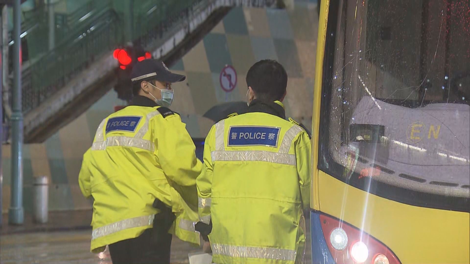 七旬漢北角遭城巴撞到再捲車底　昏迷送院