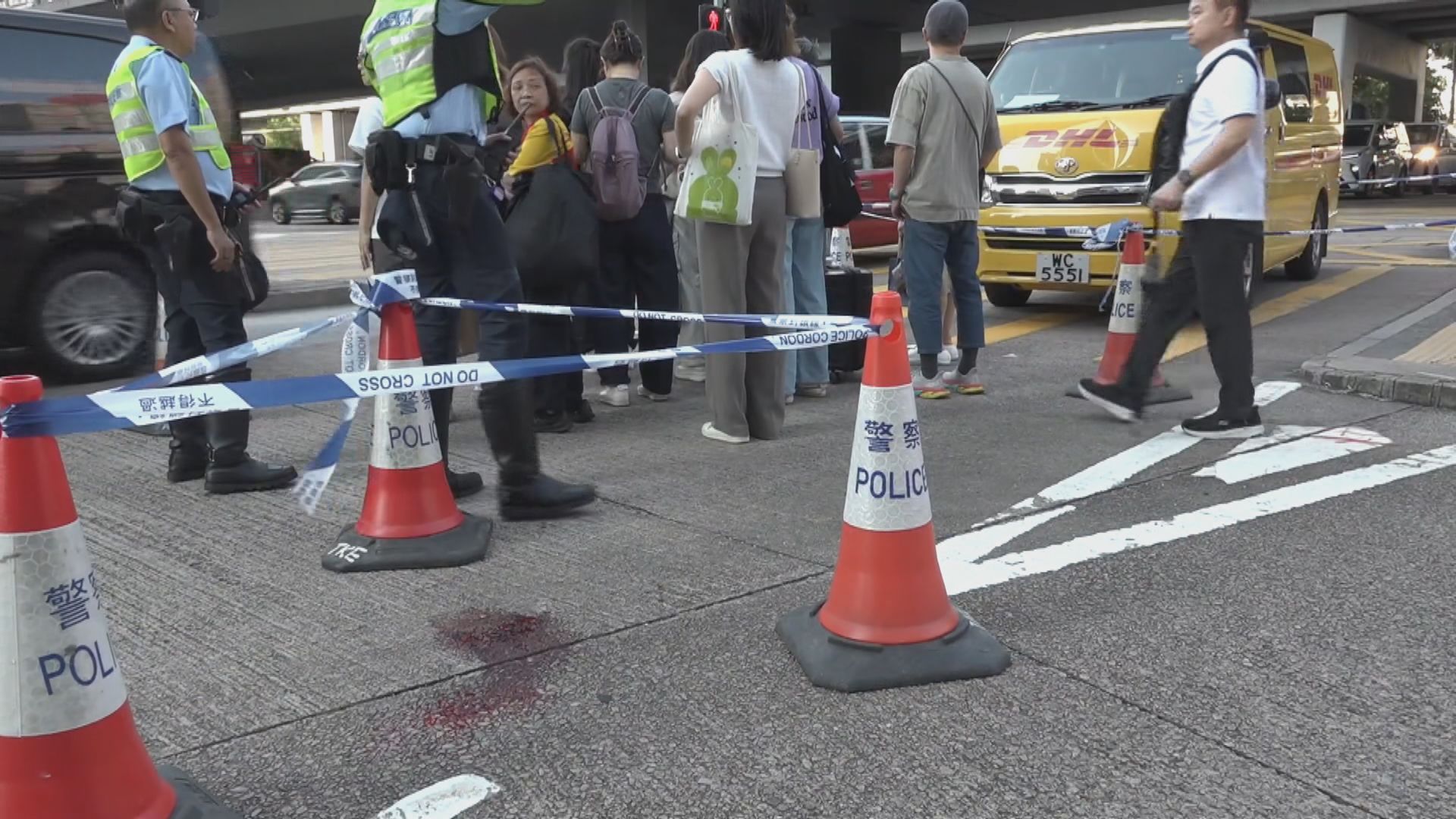 牛頭角女子遭客貨車撞倒送院後不治