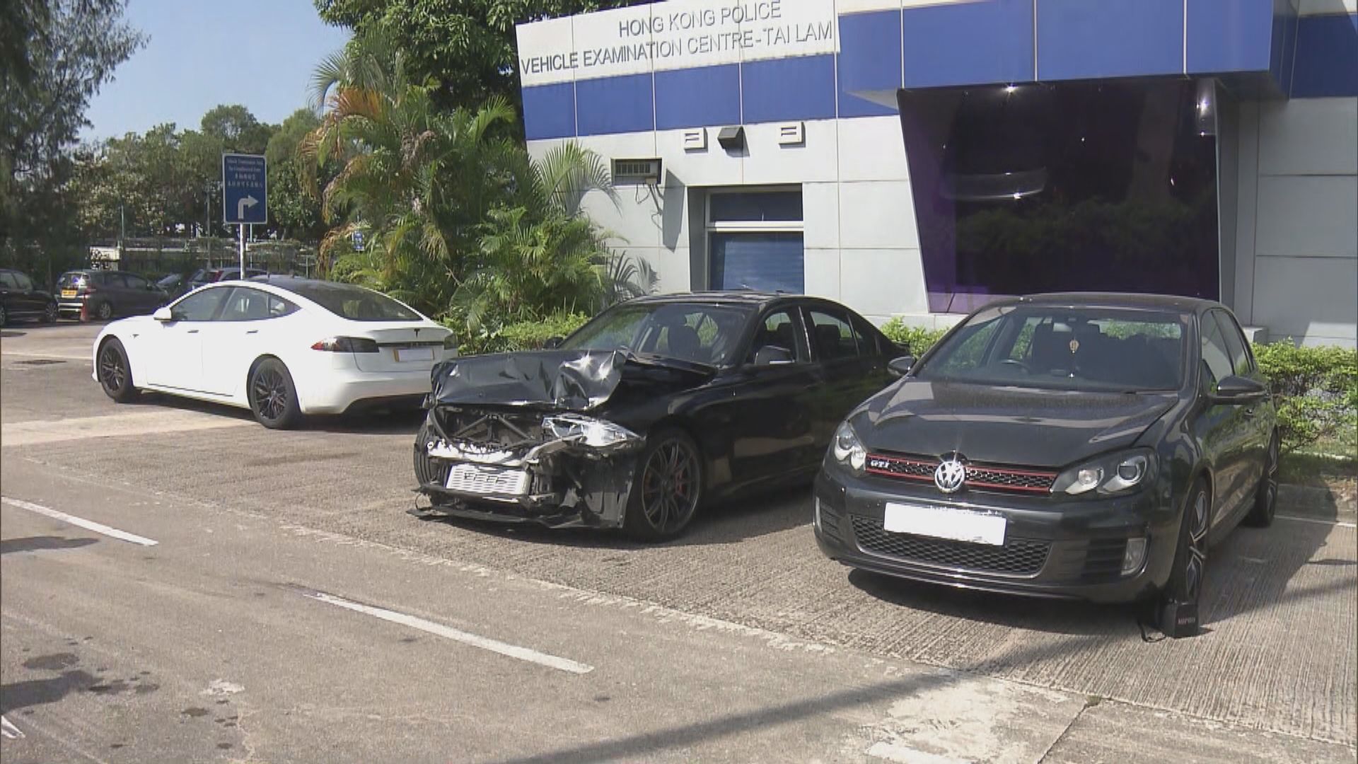 警拘三人涉交通意外後沒有停車及非法賽車等