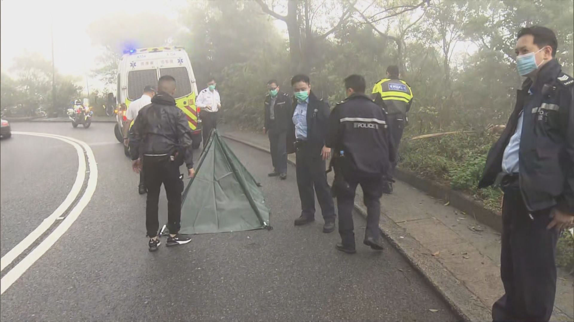 山頂踩單車男子被貨車撞死