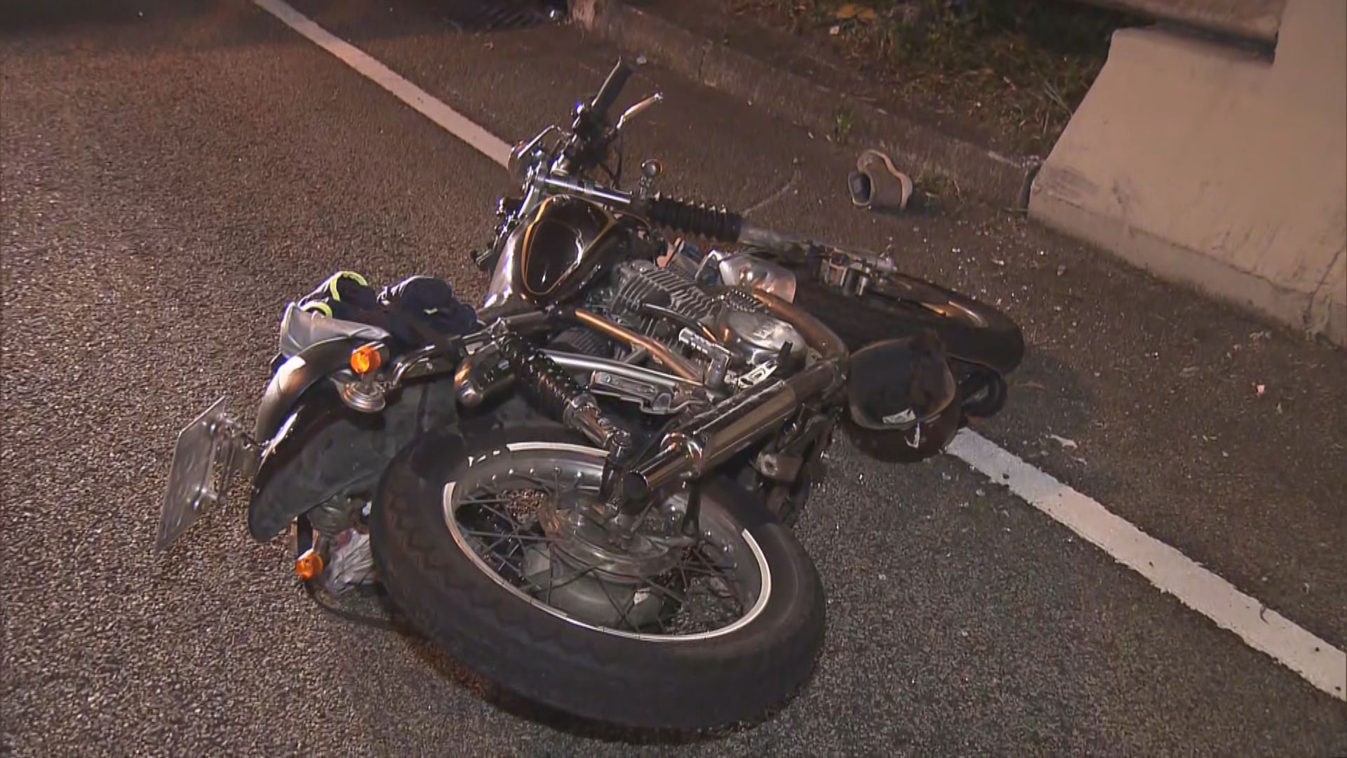 鰂魚涌電單車失事　司機一度昏迷送院