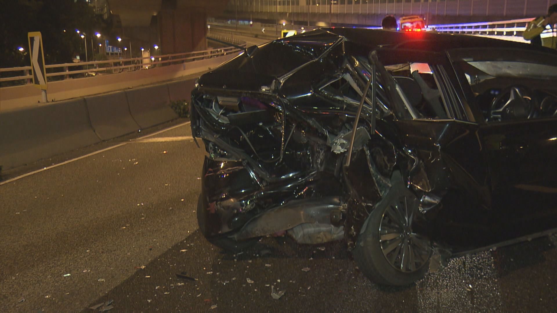 沙田的士撼私家車釀兩傷