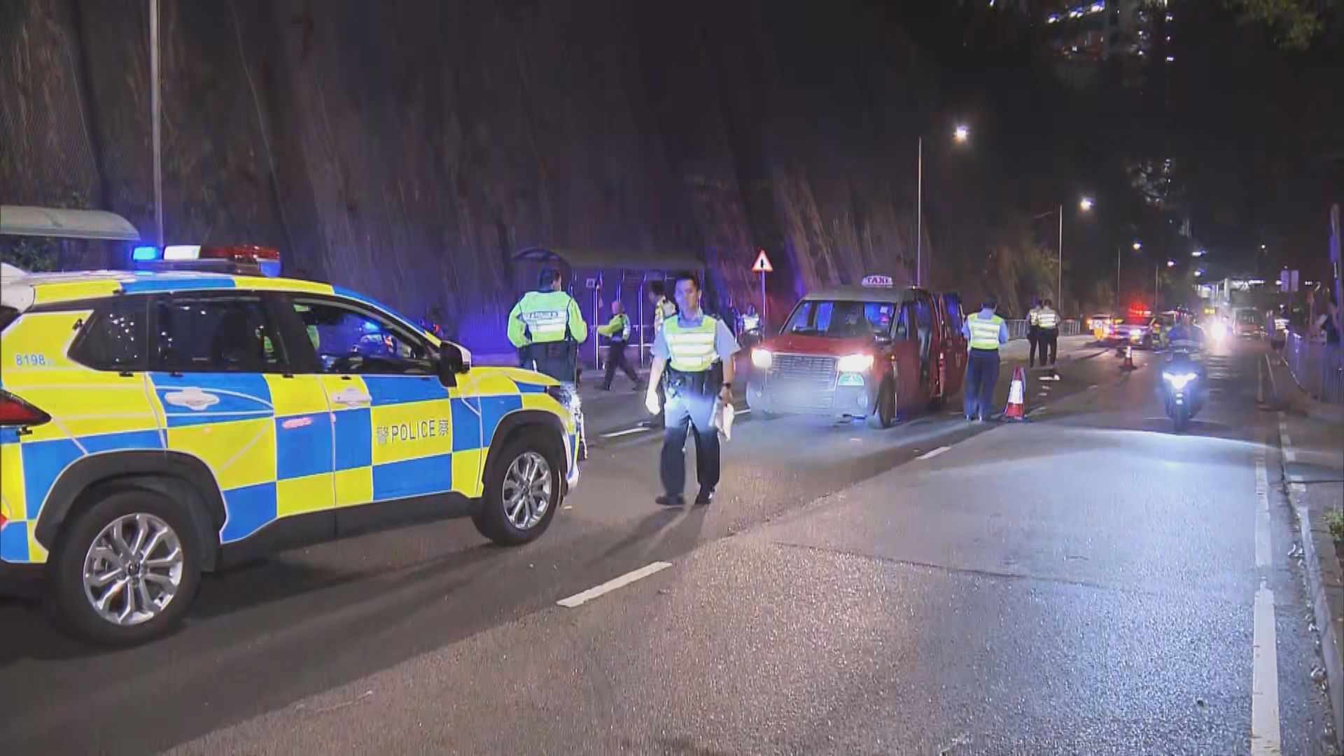 秀茂坪的士撞女途人　昏迷送院