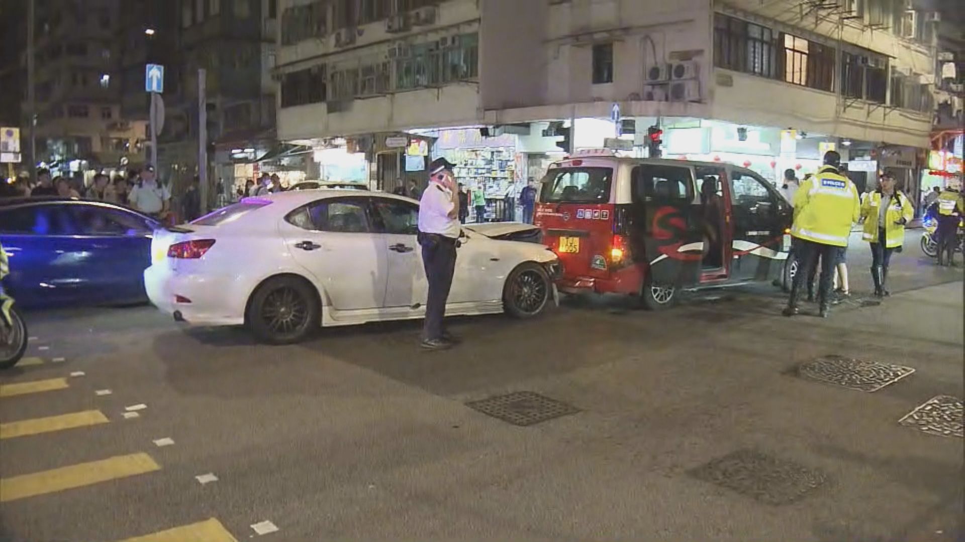 深水埗私家車撞五車 女途人昏迷送院 司機在逃