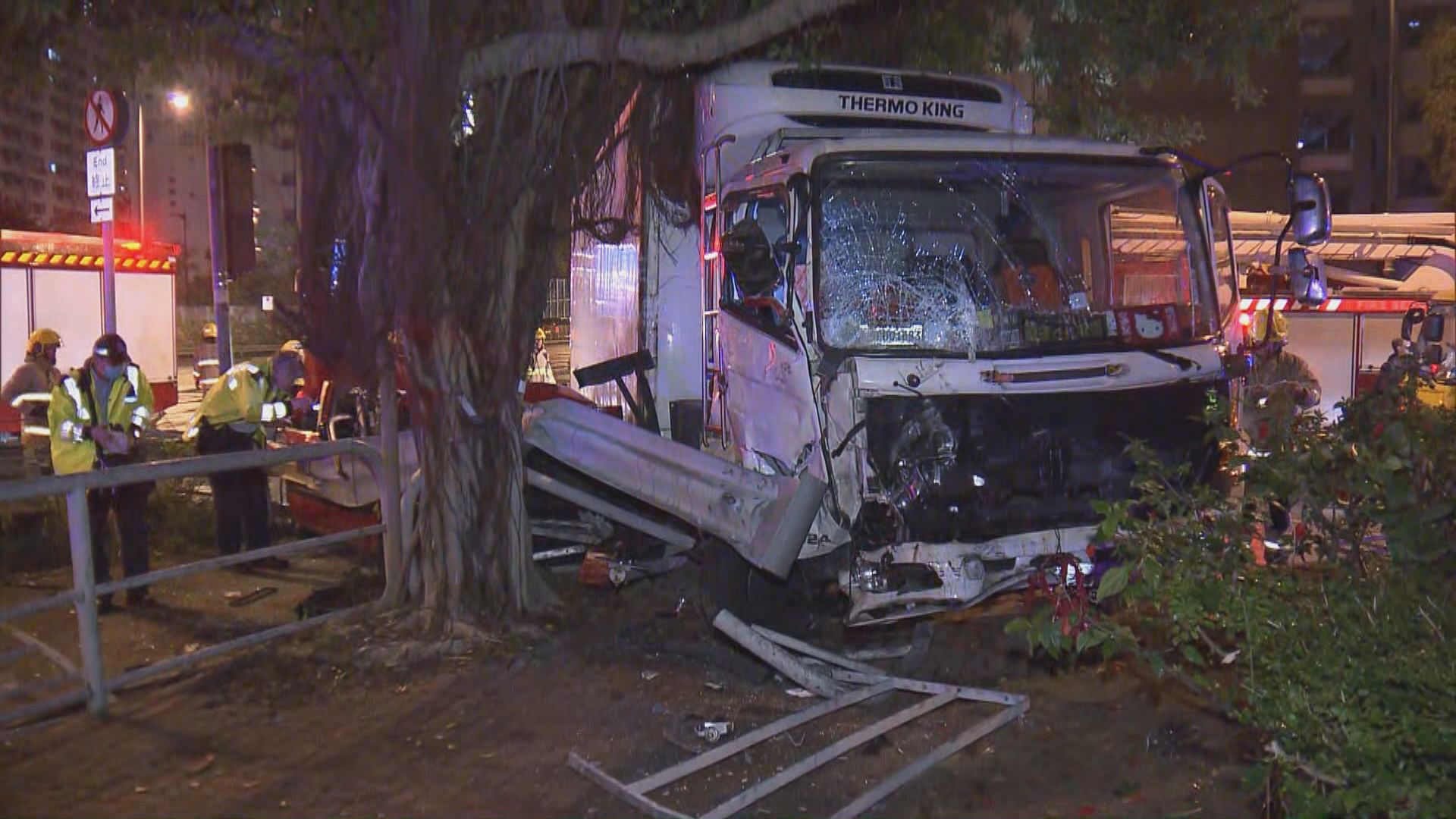 沙田的士與貨車相撞釀一死四傷