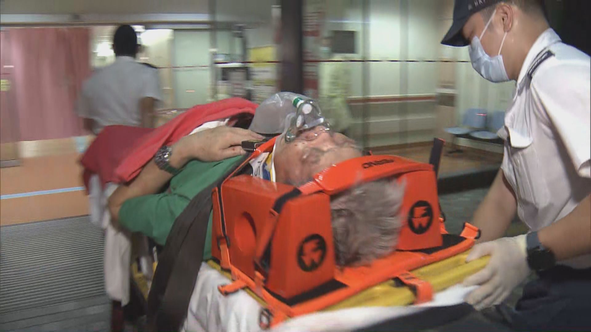 沙田兩單車相撞　一名男子墮地昏迷