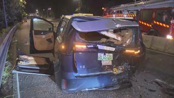 獅子山隧道公路三車相撞釀十傷