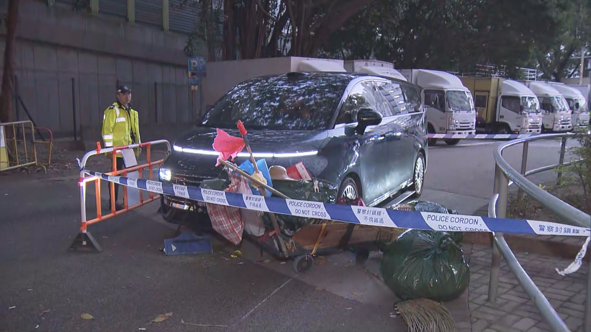 瀝源邨T牌左軚車撞清潔工昏迷送院