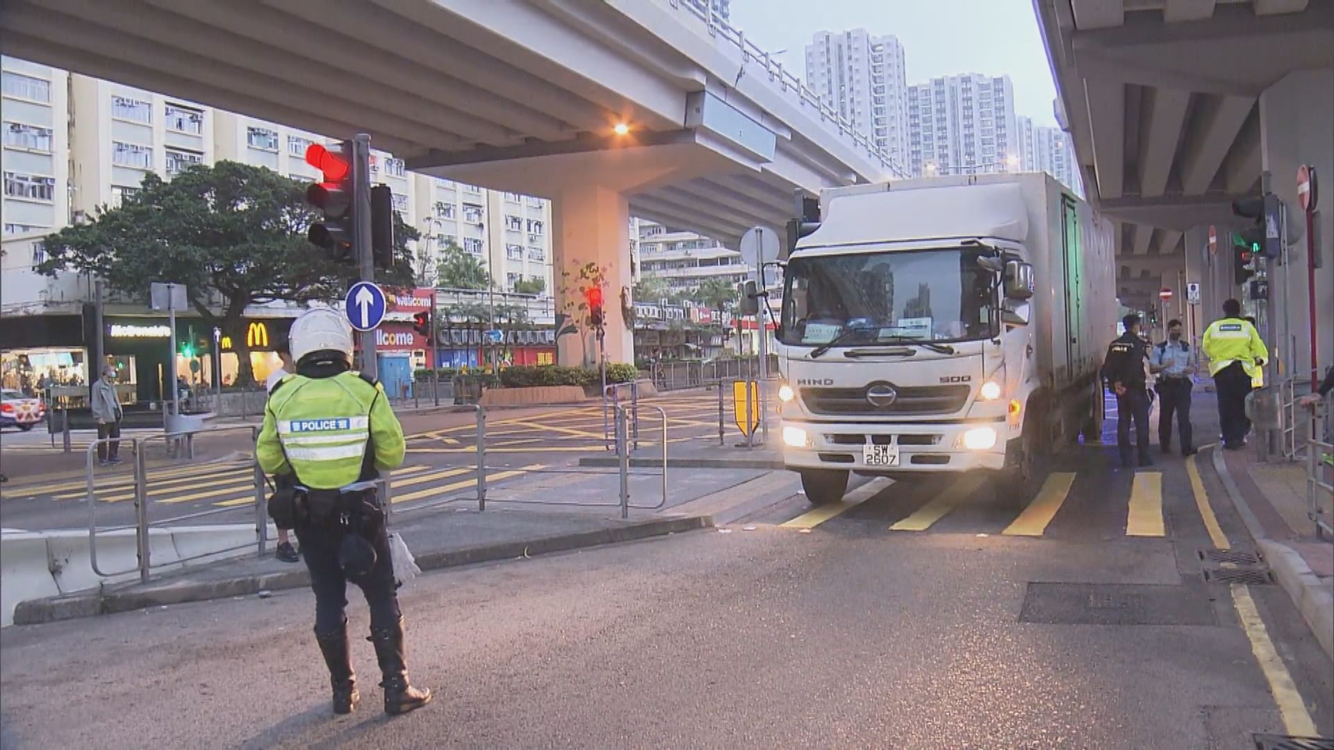 西灣河車禍老翁昏迷送院