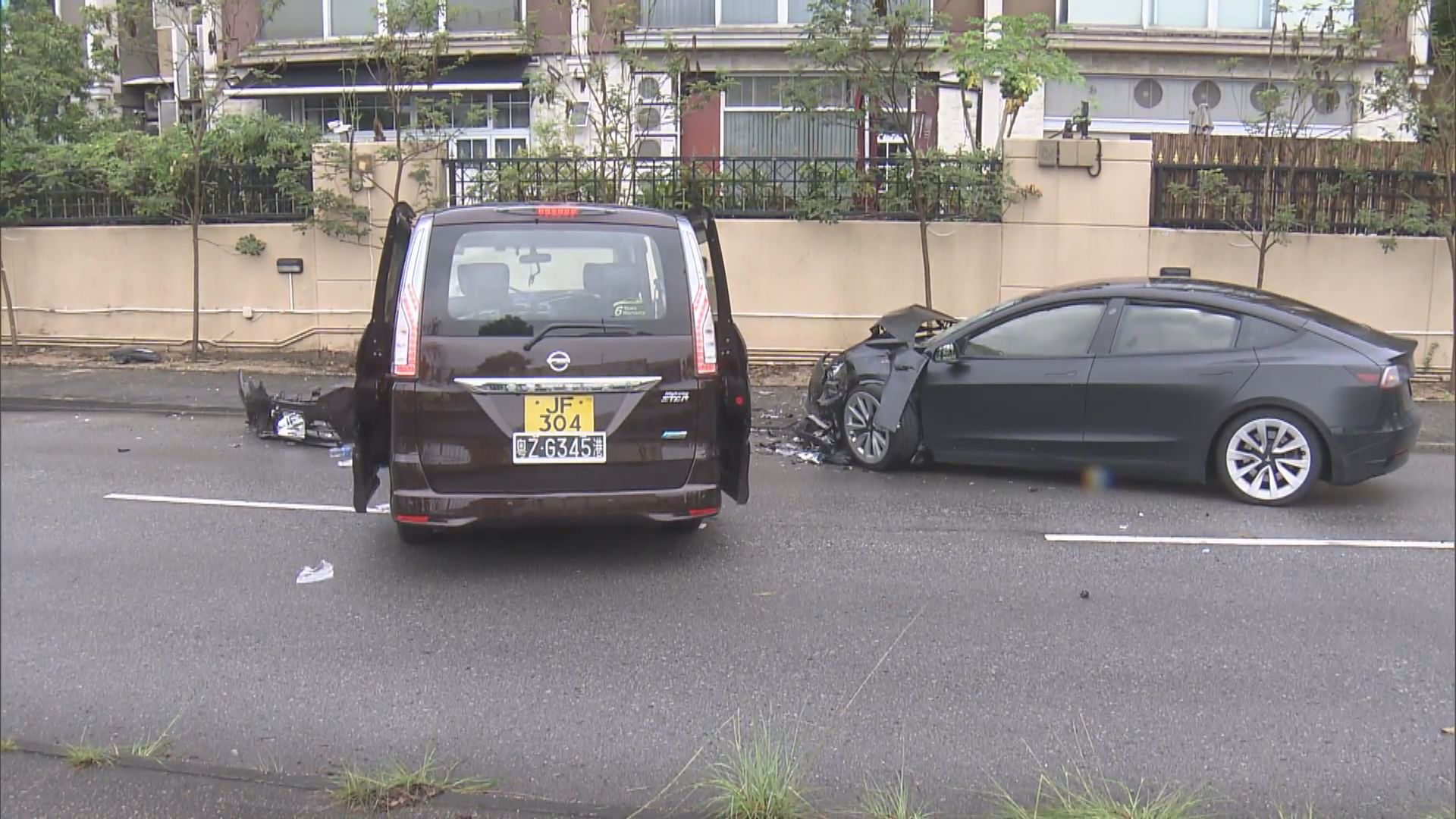 大埔三門仔路兩輛私家車相撞一死五傷 七人車司機被捕