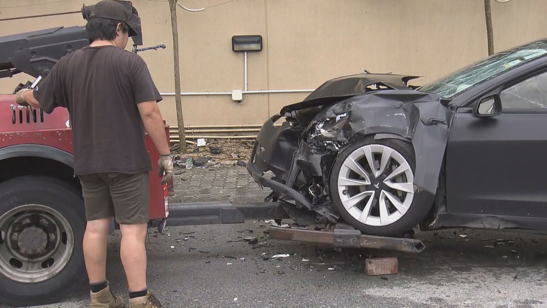 大埔三門仔路兩輛私家車相撞一死五傷 七人車司機被捕