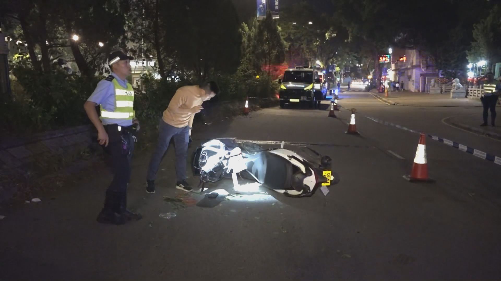 大埔電單車撞壆　鐵騎士送院不治