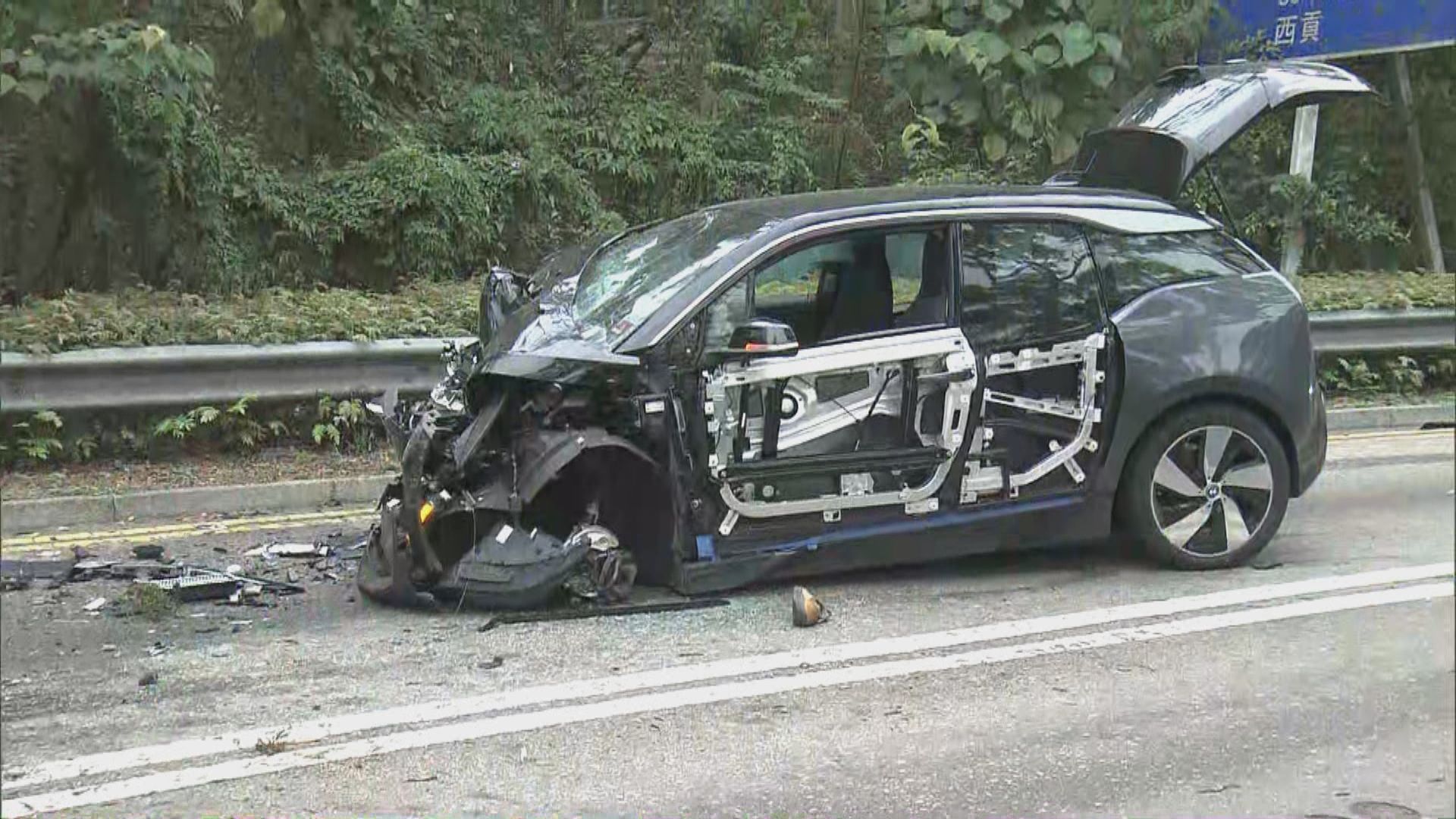 將軍澳五車相撞　至少八傷一人被困昏迷送院