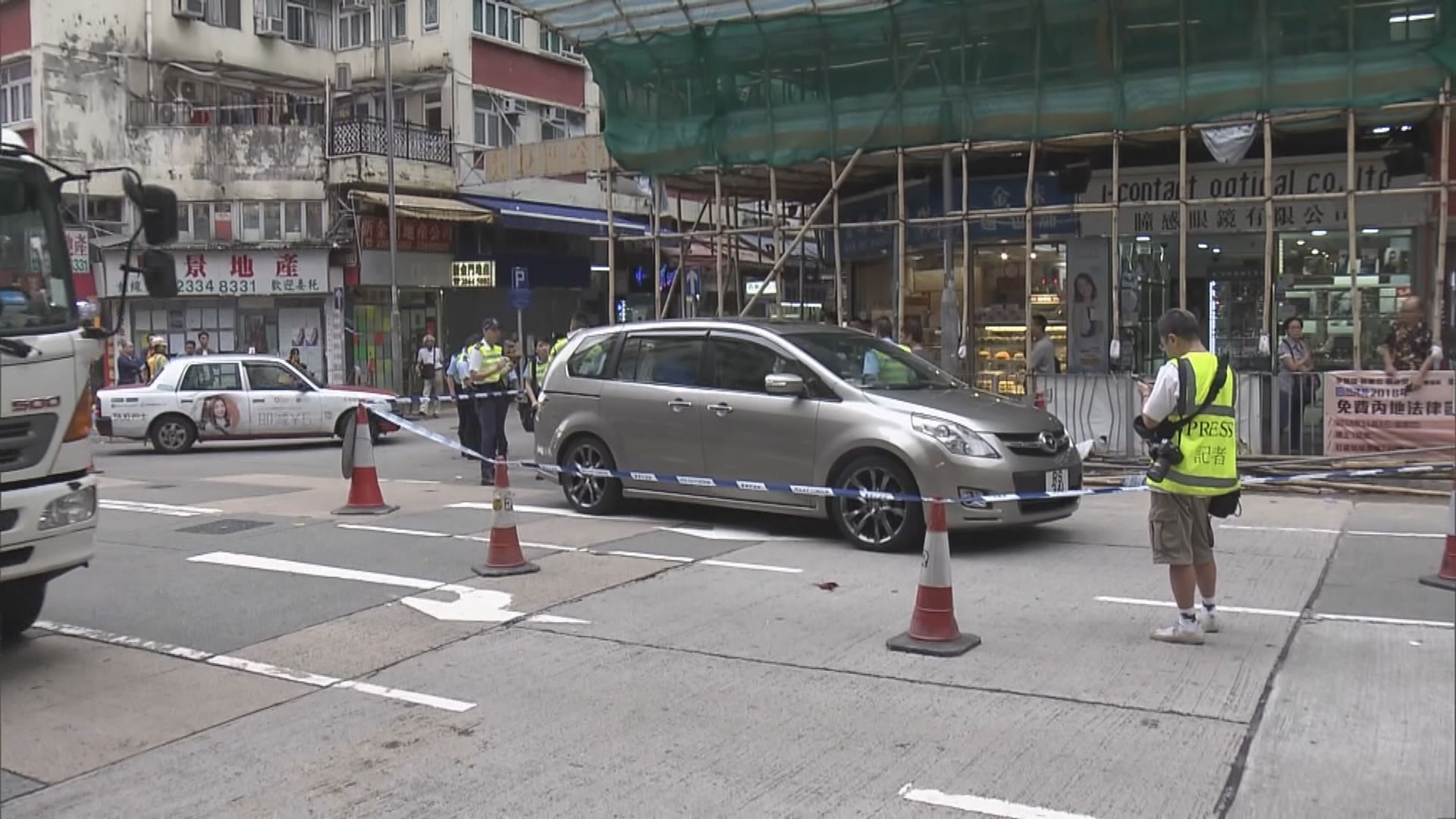 土瓜灣私家車撞傷過路男子　司機被捕