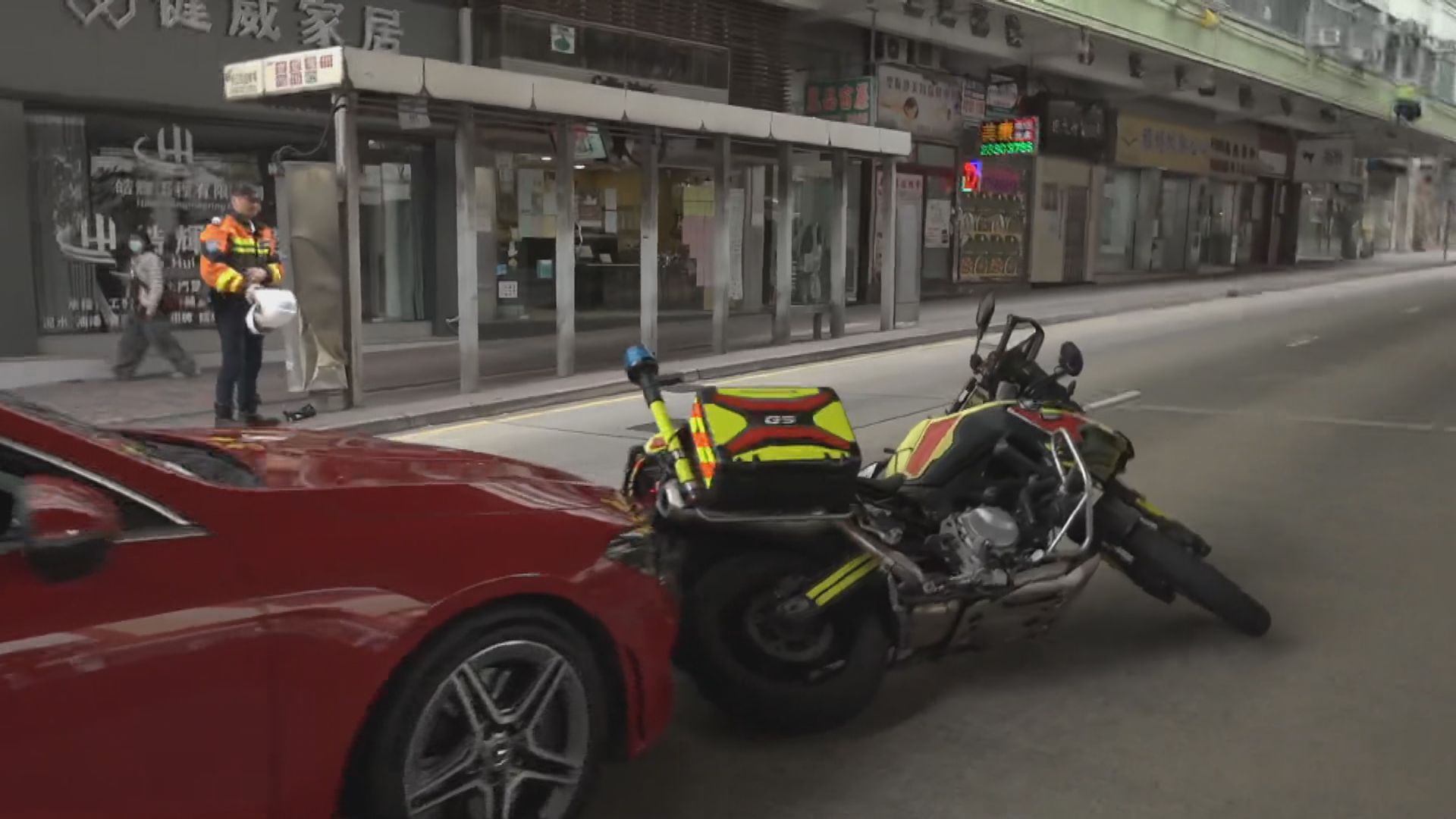 土瓜灣救護電單車與私家車相撞　救護員受傷