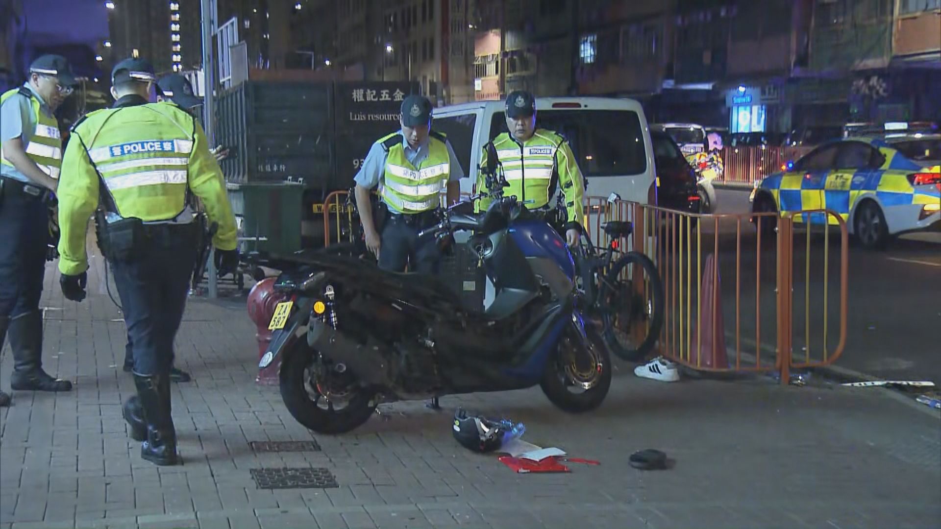 土瓜灣有私家車與電單車相撞　電單車乘客一度昏迷