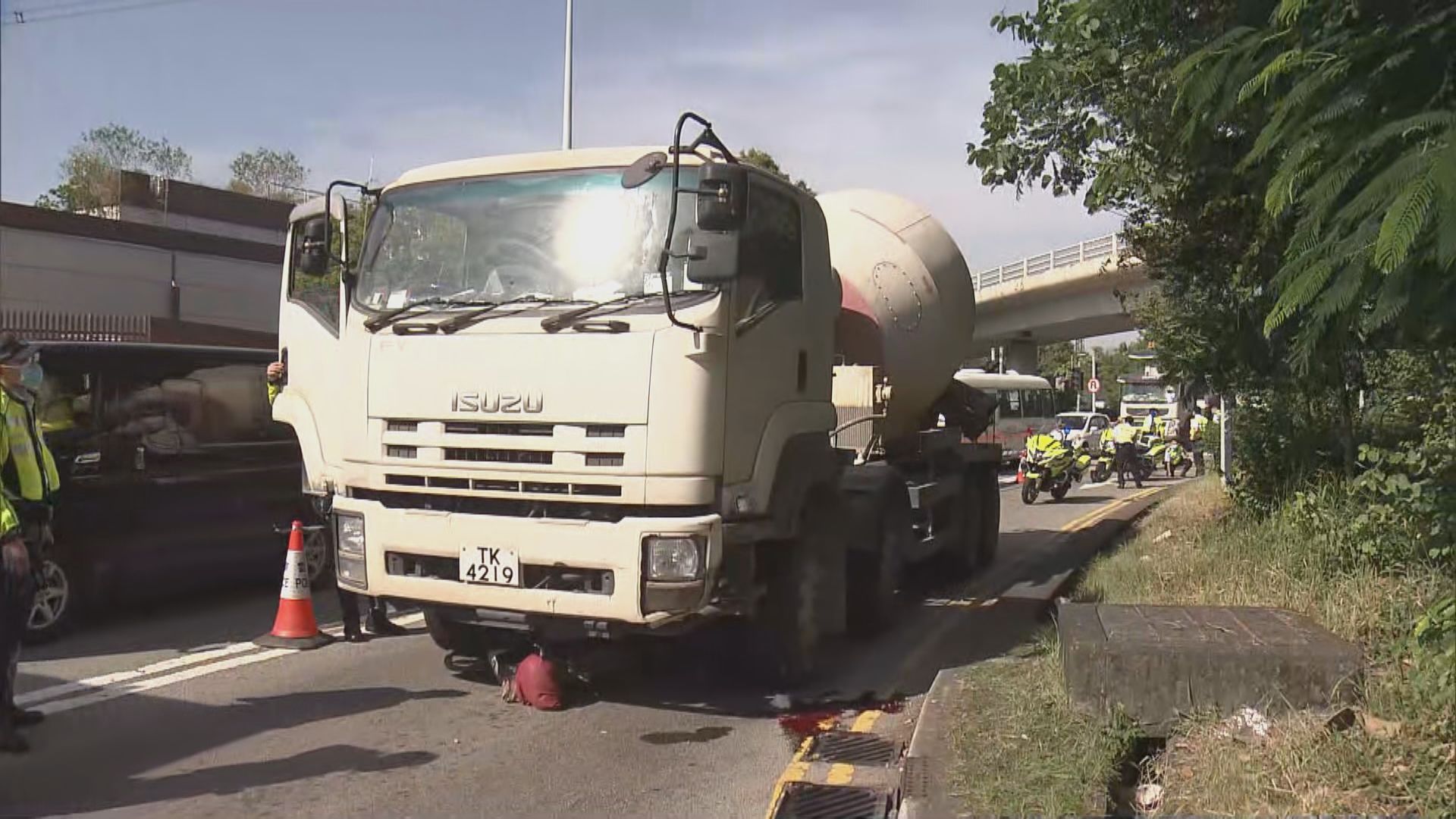 男子踏單車屯門公路與田螺車相撞重傷死亡