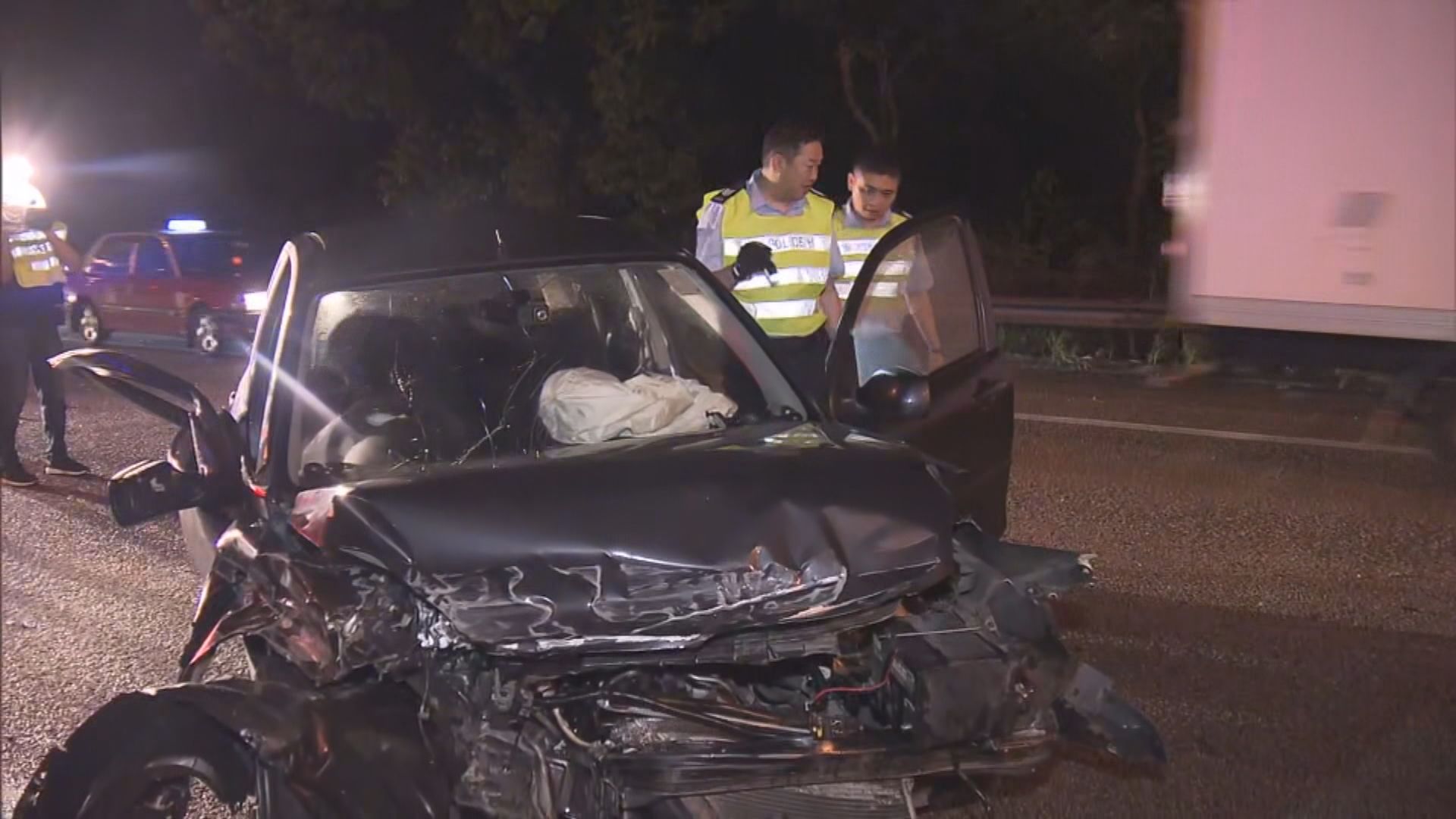 大埔吐露港公路交通意外 司機受傷送院