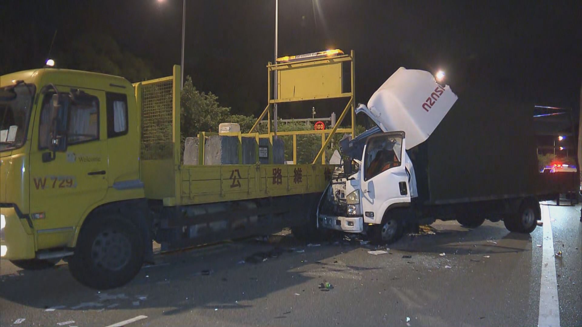 大埔吐露港公路貨車撼工程車釀三傷