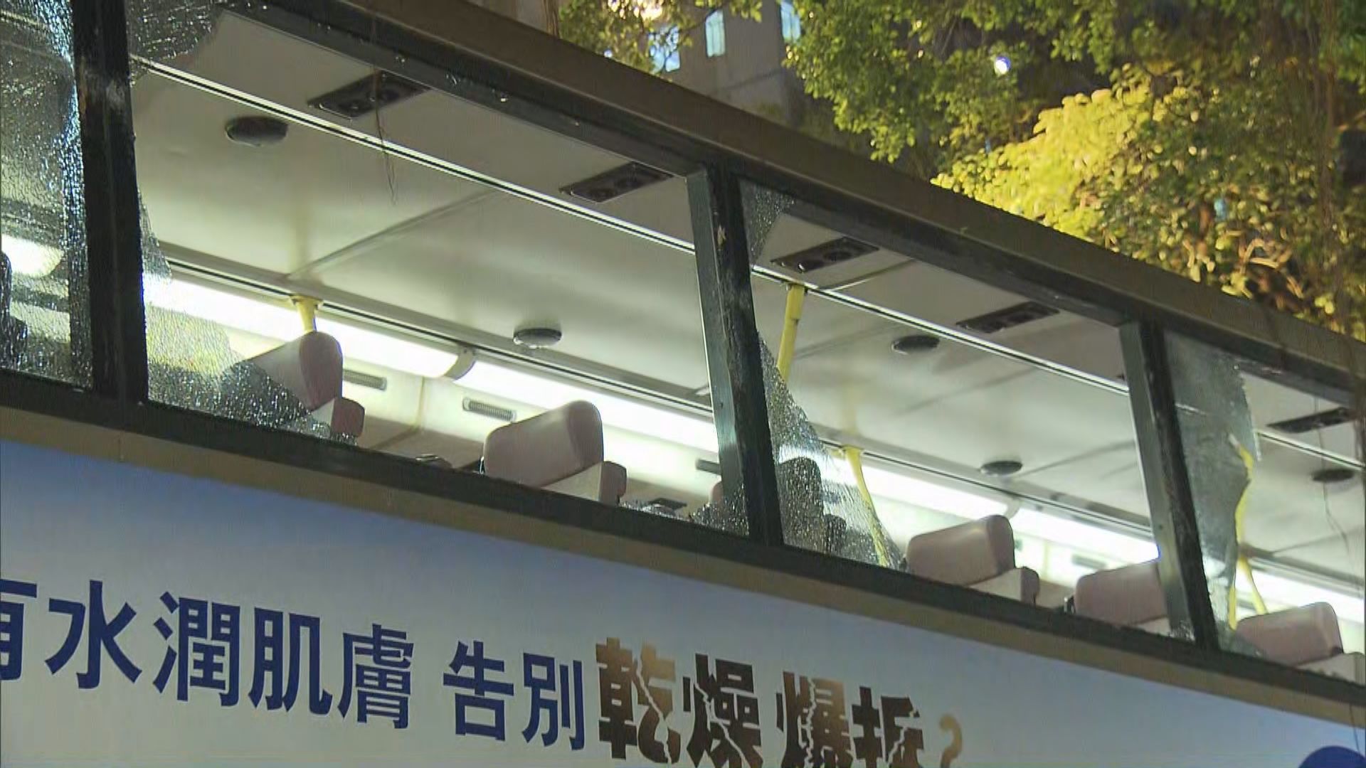 大埔71K巴士爆玻璃十人受傷 