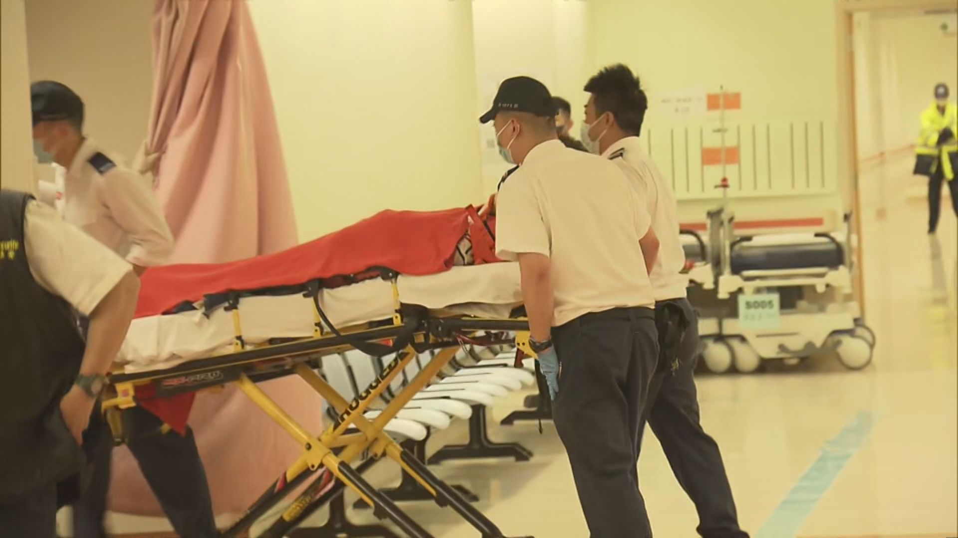 大埔私家車疑逆線撞九巴　私家車三人送院包括一名嬰兒