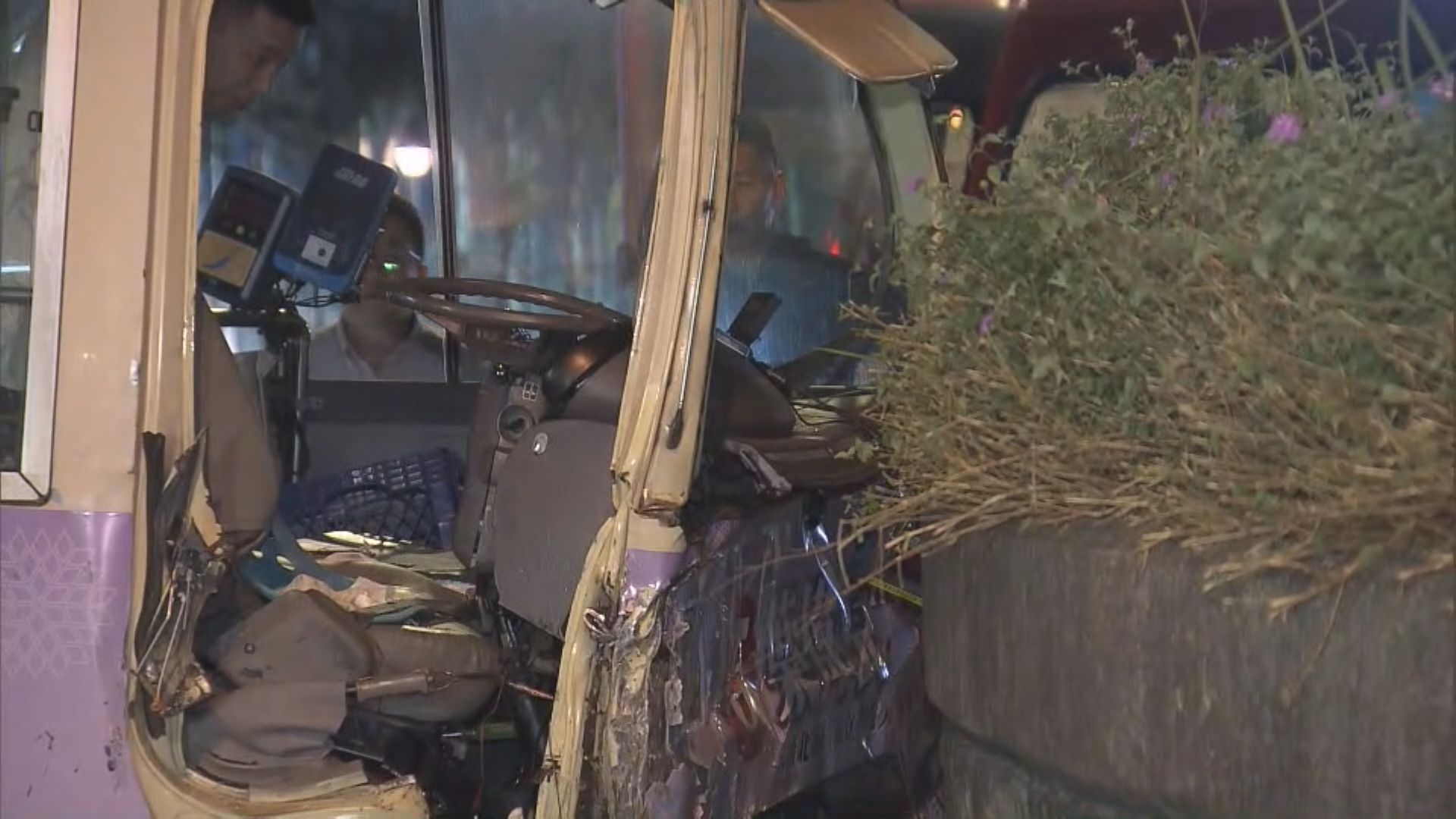 大埔專線小巴撞壆 司機送院搶救後不治