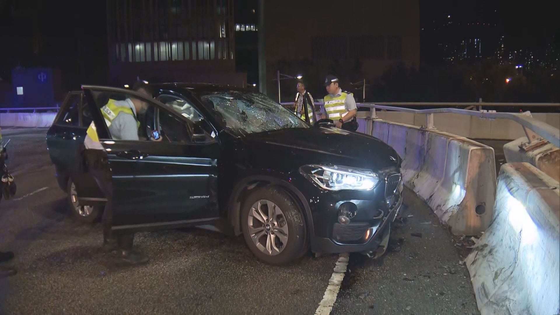 尖沙咀私家車失事 司機棄車逃去