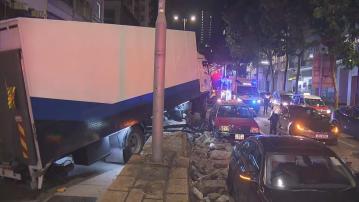 尖沙咀6車交通意外　4人受傷送院