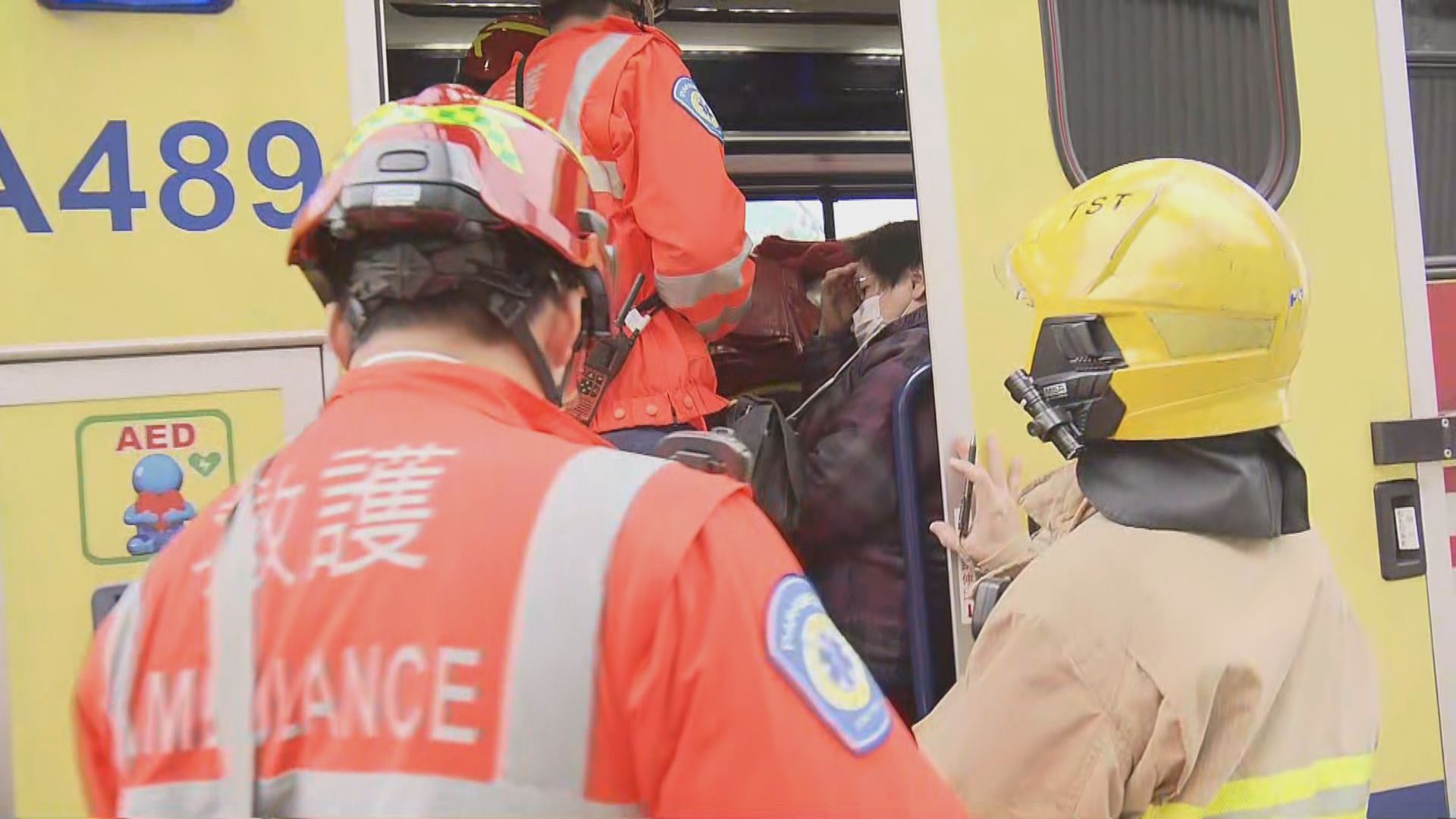 兩輛九巴西隧九龍入口相撞 11人傷