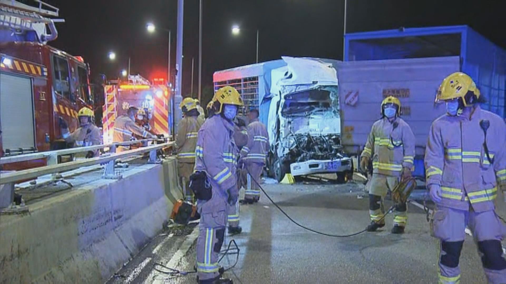 荃灣路三車相撞釀一死三傷