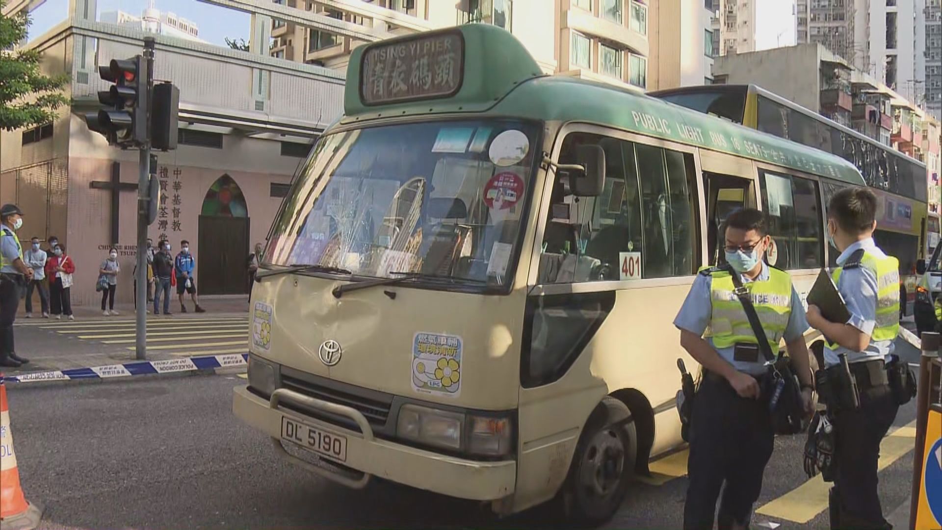 荃灣男子被專線小巴撞倒昏迷送院