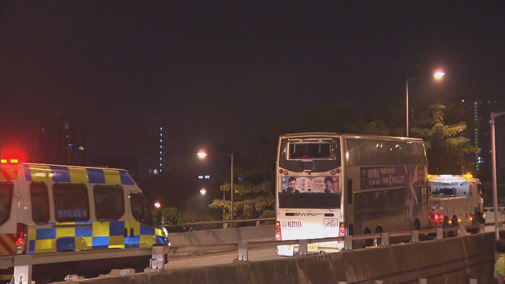 致命車禍　涉事巴士拖走檢驗相關路段重開