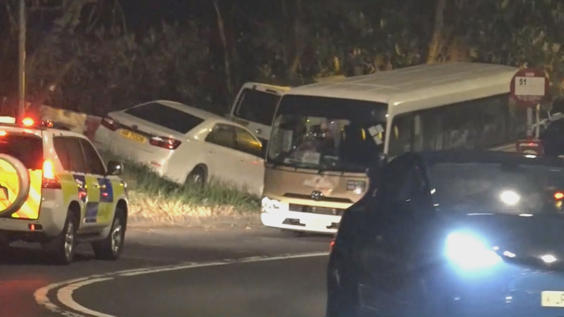 荃錦公路單車撼小巴一人傷