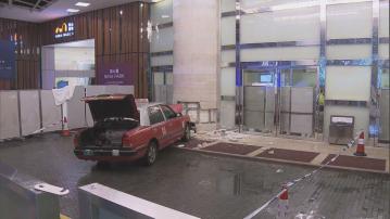 荃灣的士撞酒店　外籍男送院亡