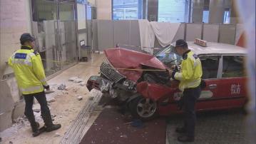 荃灣的士撞酒店　外籍男送院亡