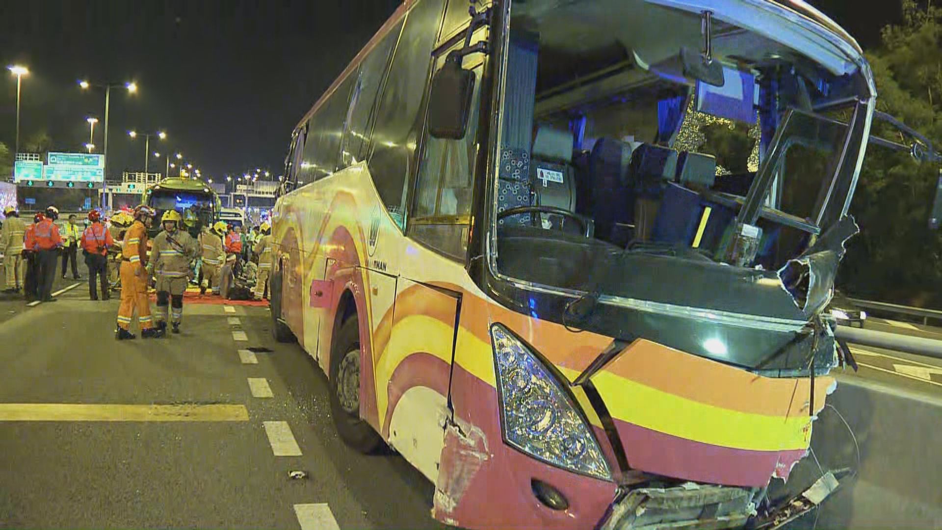 青衣西北交匯處嚴重車禍至少四死多人傷