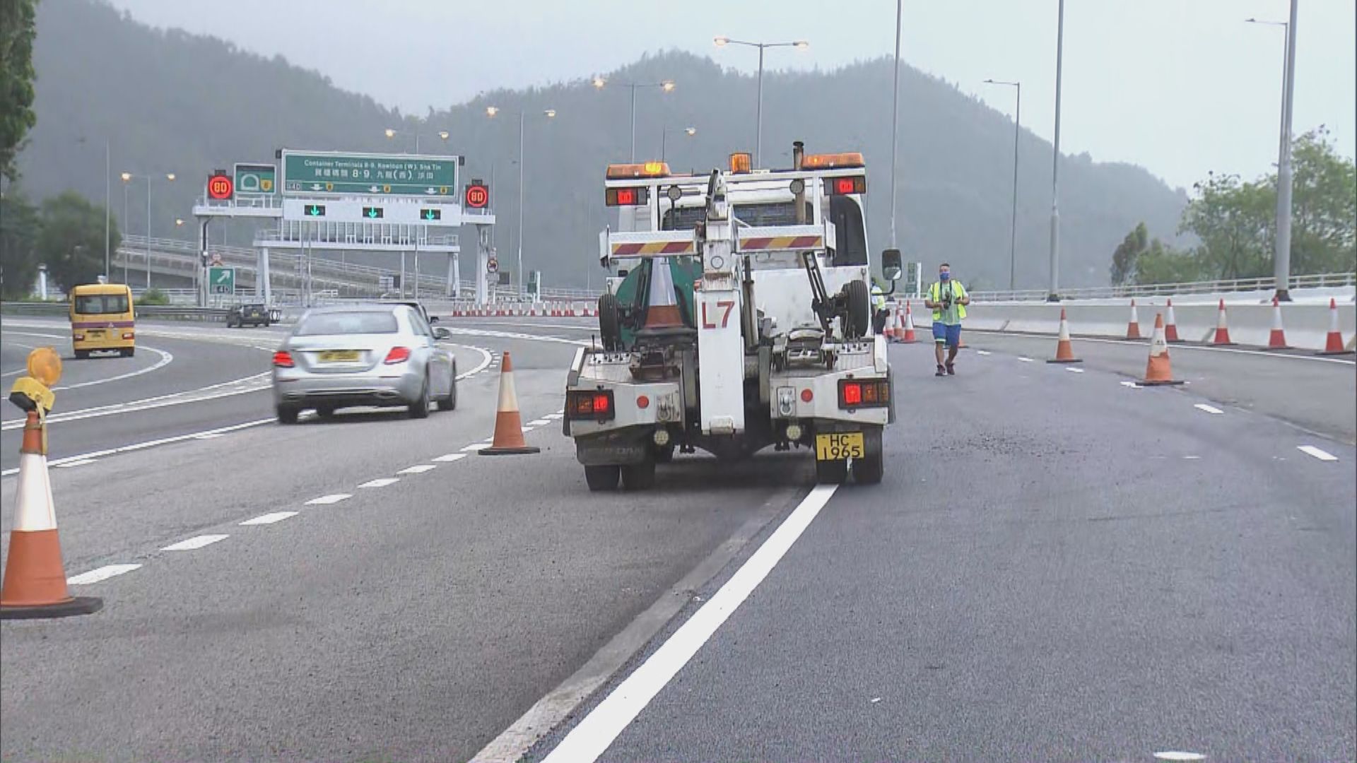 長青公路致命車禍警方追緝貨車下落