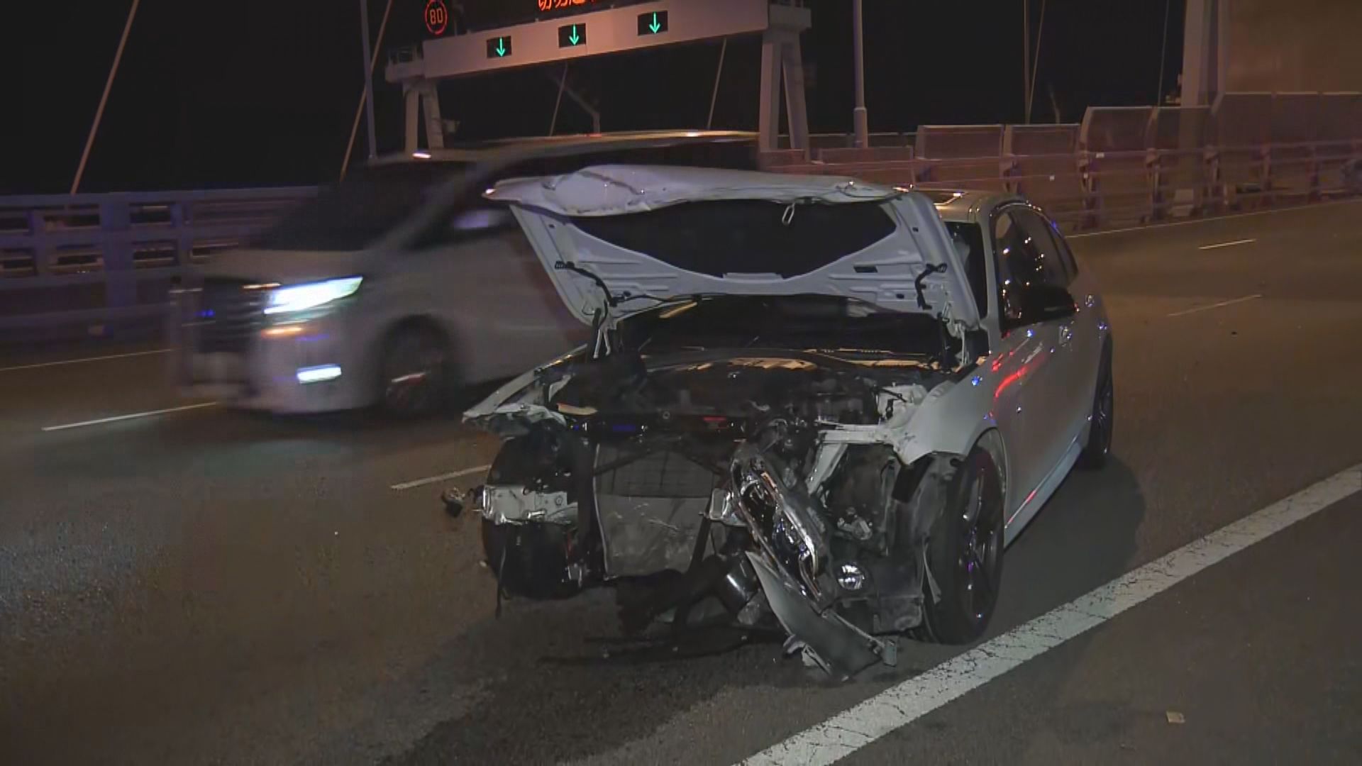 昂船洲大橋私家車失事 司機受傷