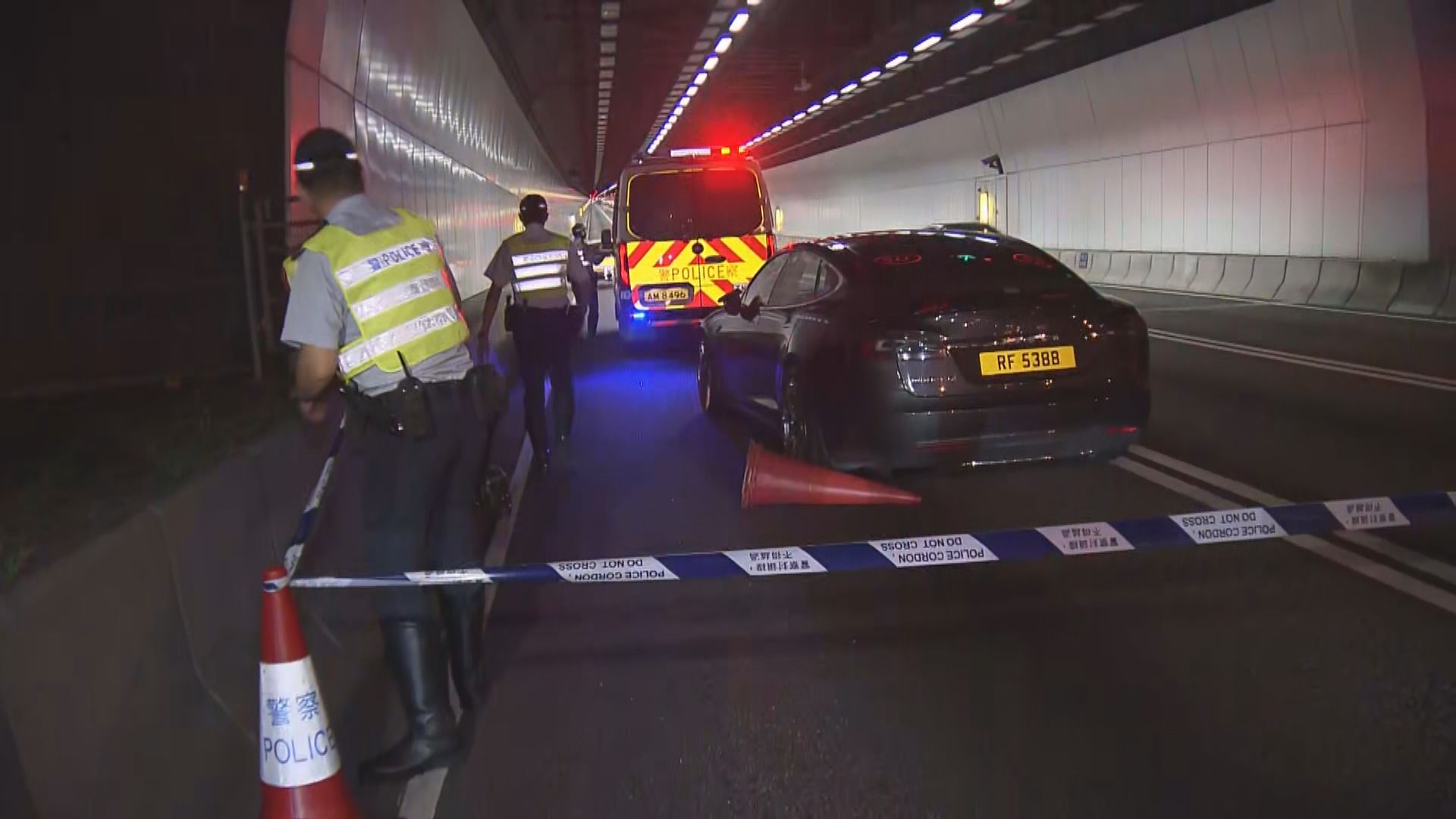 南灣隧道一名職員被私家車撞倒送院不治