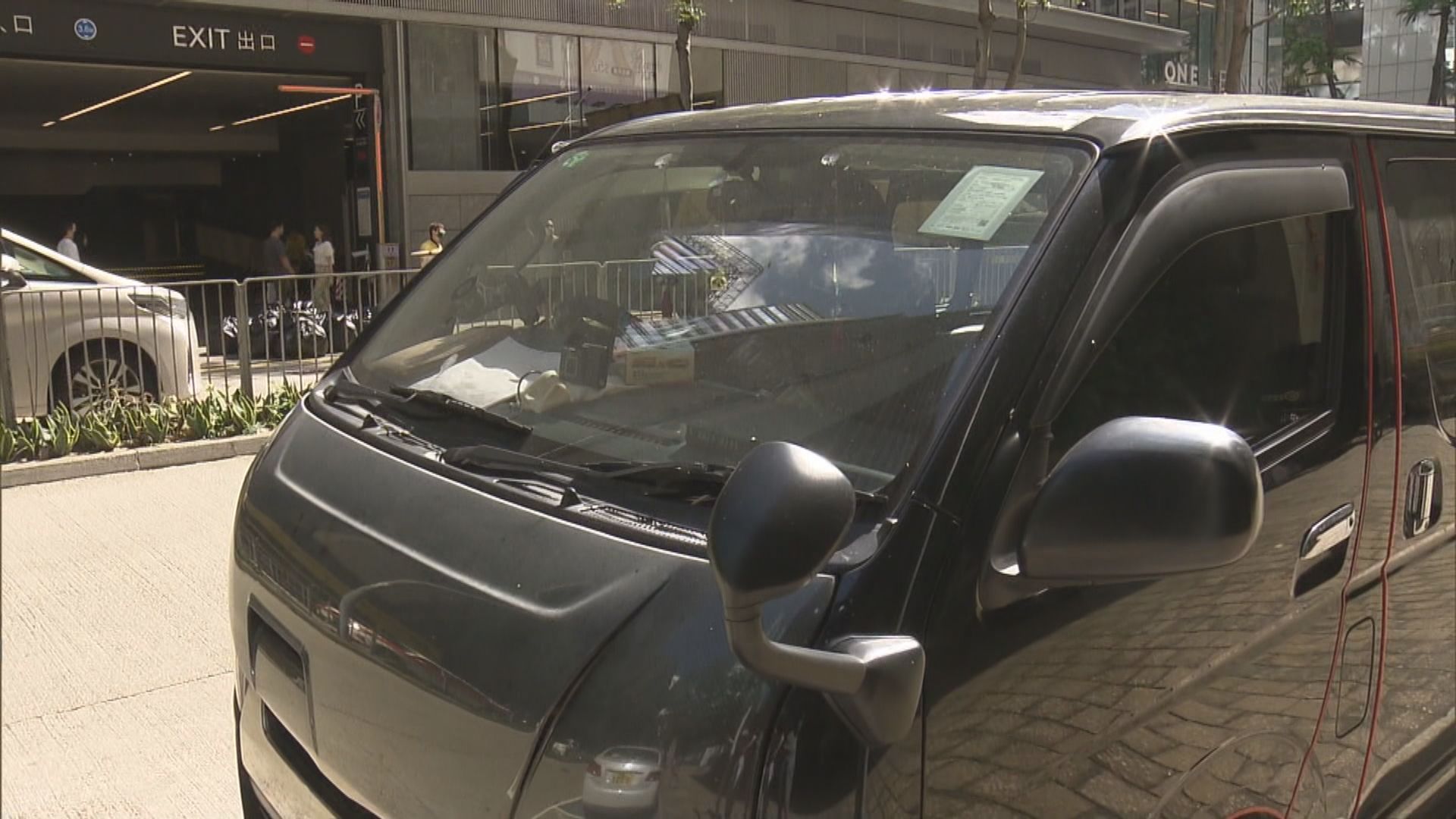 灣仔交通督導員抄牌被夾傷手指　貨車司機被捕