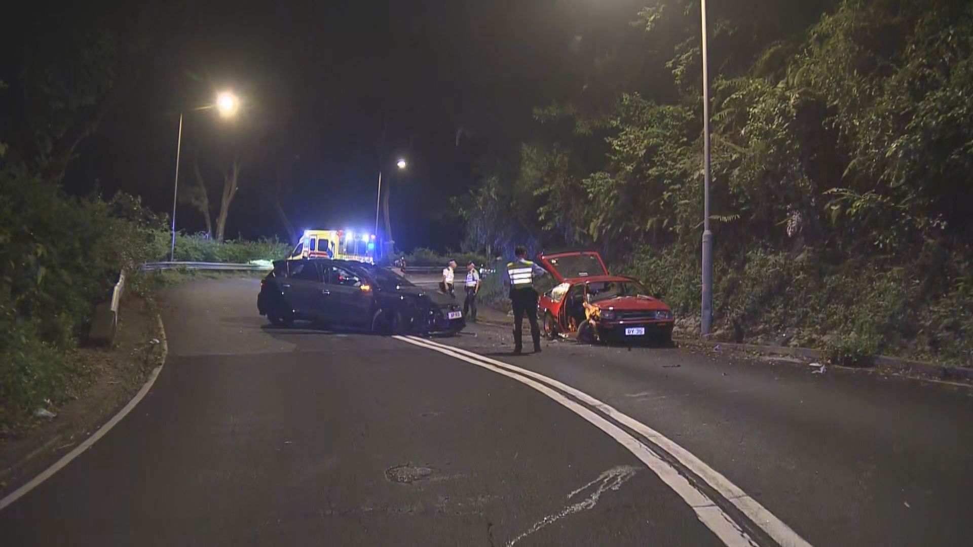 荃灣及觀塘兩宗車禍　涉四車共五人受傷