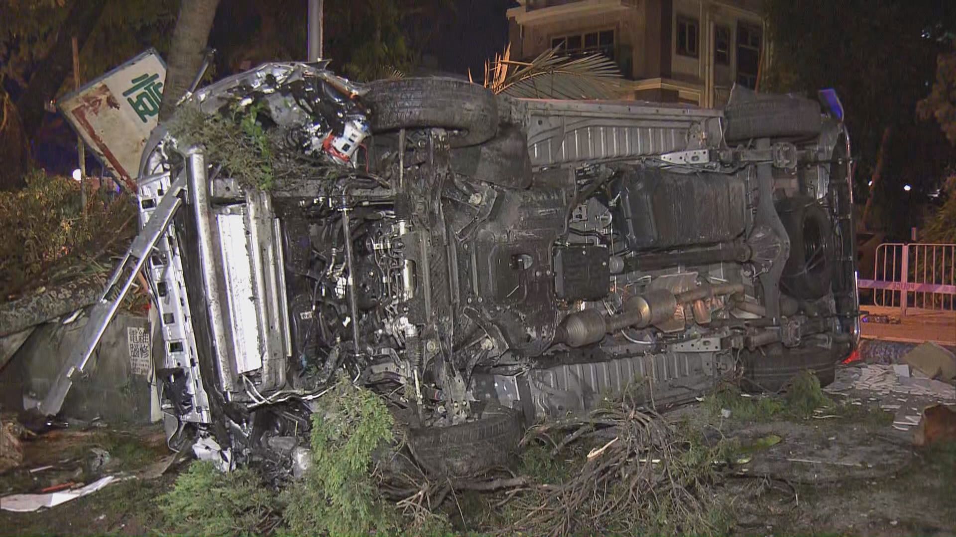 元朗客貨車疑撞途人後翻側釀一死一傷