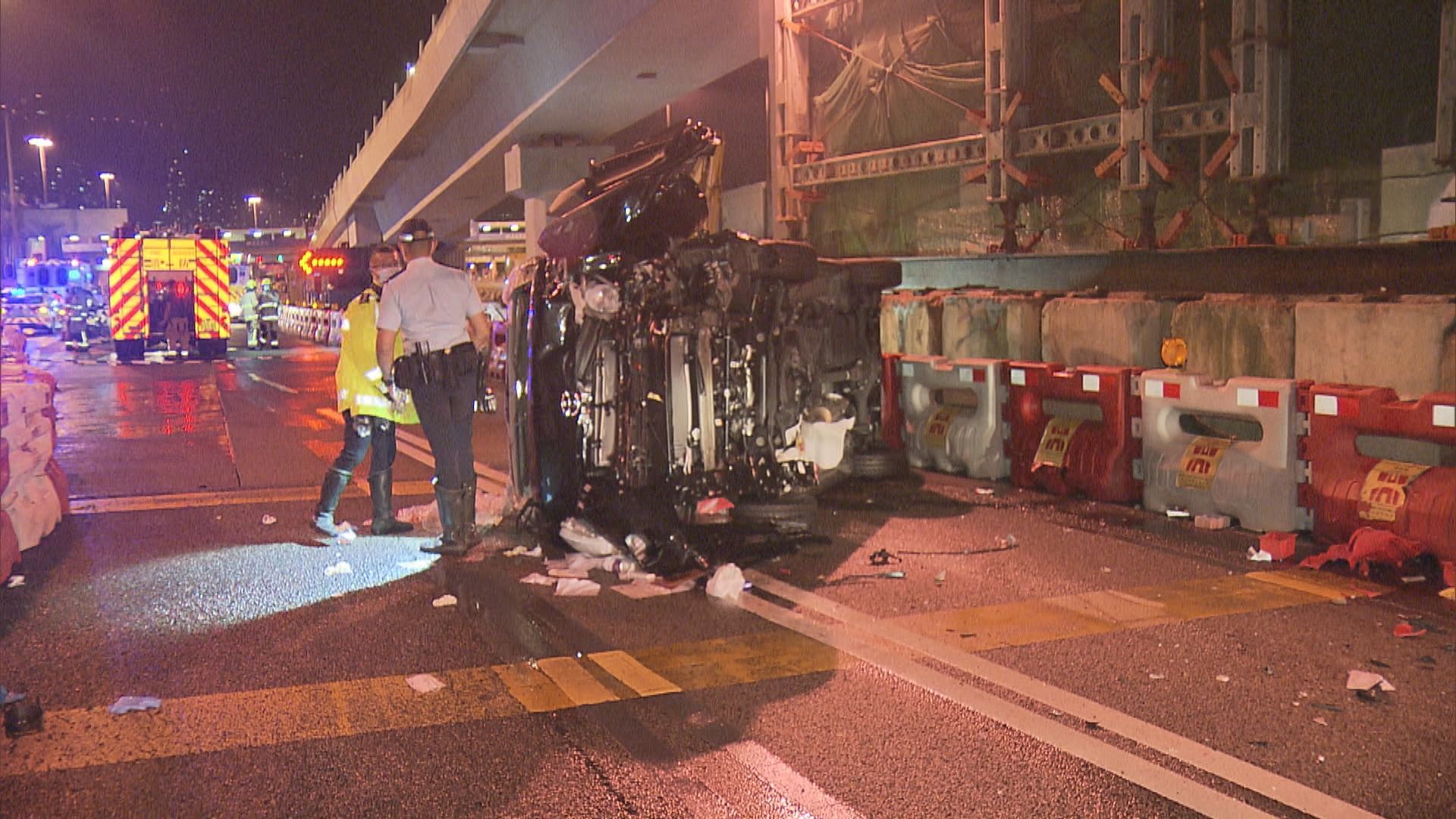 油麻地客貨車失事翻側釀五傷
