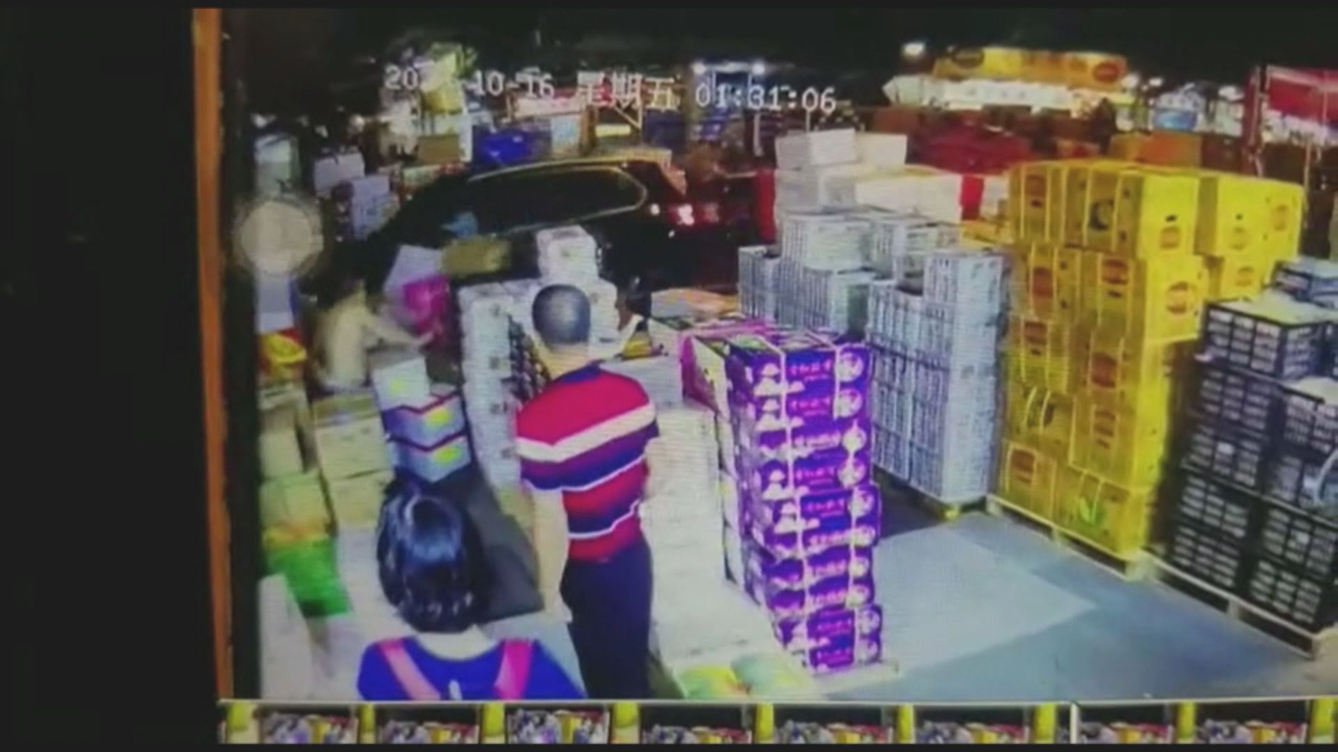 油麻地果欄私家車撞傷兩搬運工人　司機涉酒駕被捕