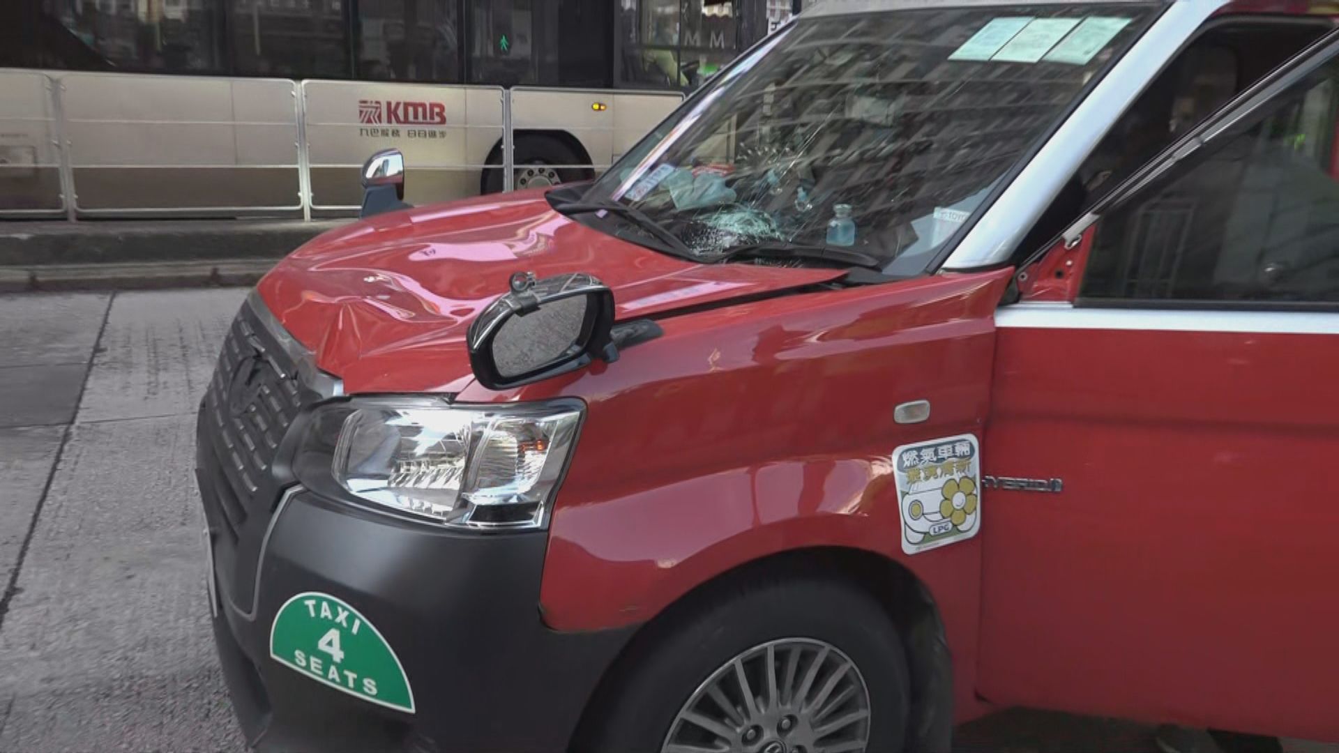 的士於油麻地撞倒過路男子　司機涉危駕被捕