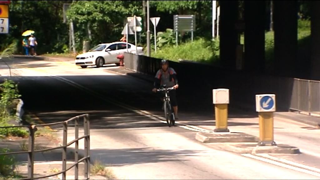上水車禍地點不少市民踏單車穿插馬路