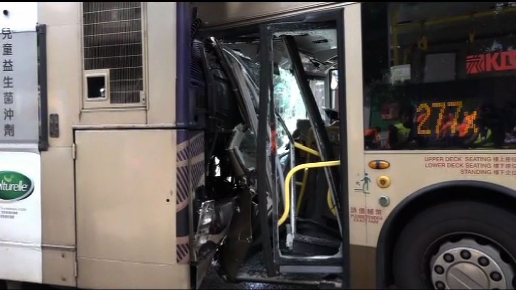 黃大仙兩巴士相撞27人傷