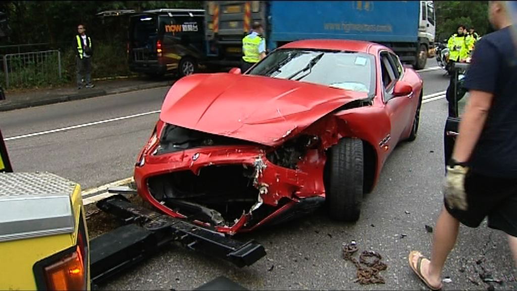 大埔公路沙田嶺段兩車撞二人傷