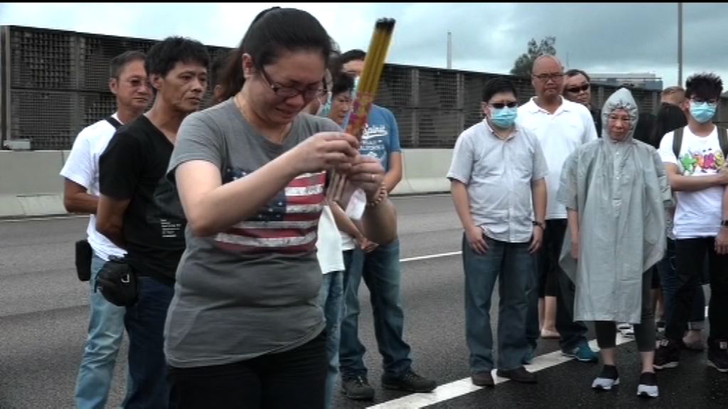 青葵公路車禍　被輾斃工人家屬路祭
