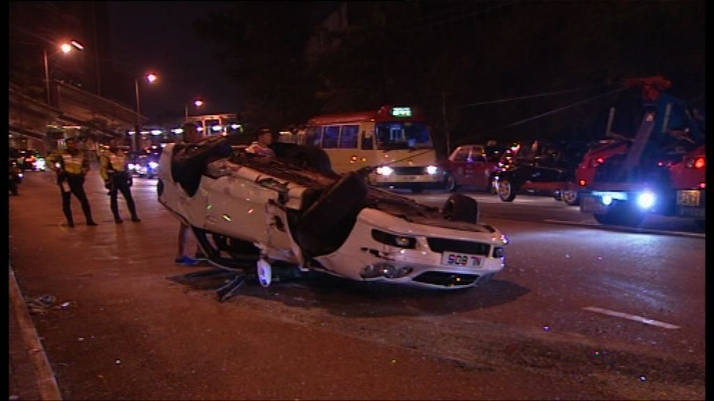 何文田兩車相撞兩司機受傷